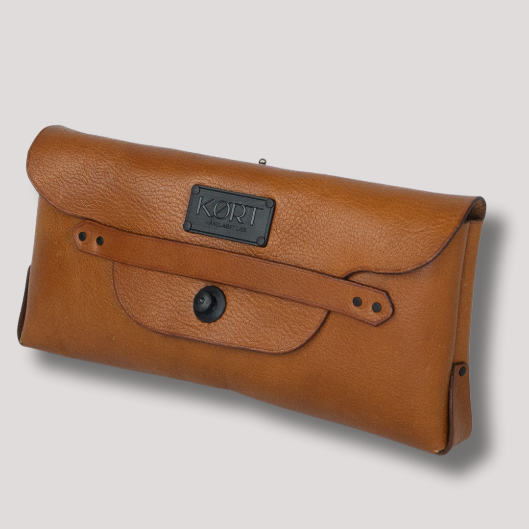 Courtney Clutch Tan
