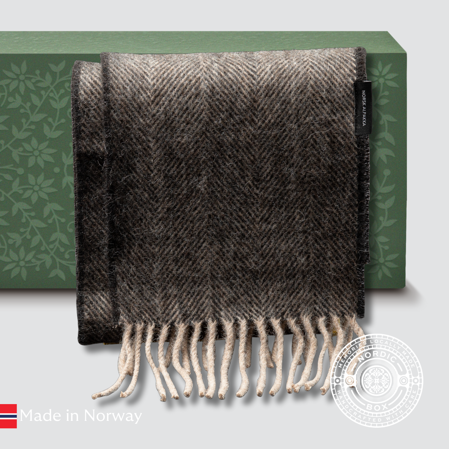 Natural beige and black herringbone alpaca scarf, soft and warm, crafted by Norsk Alpakka.