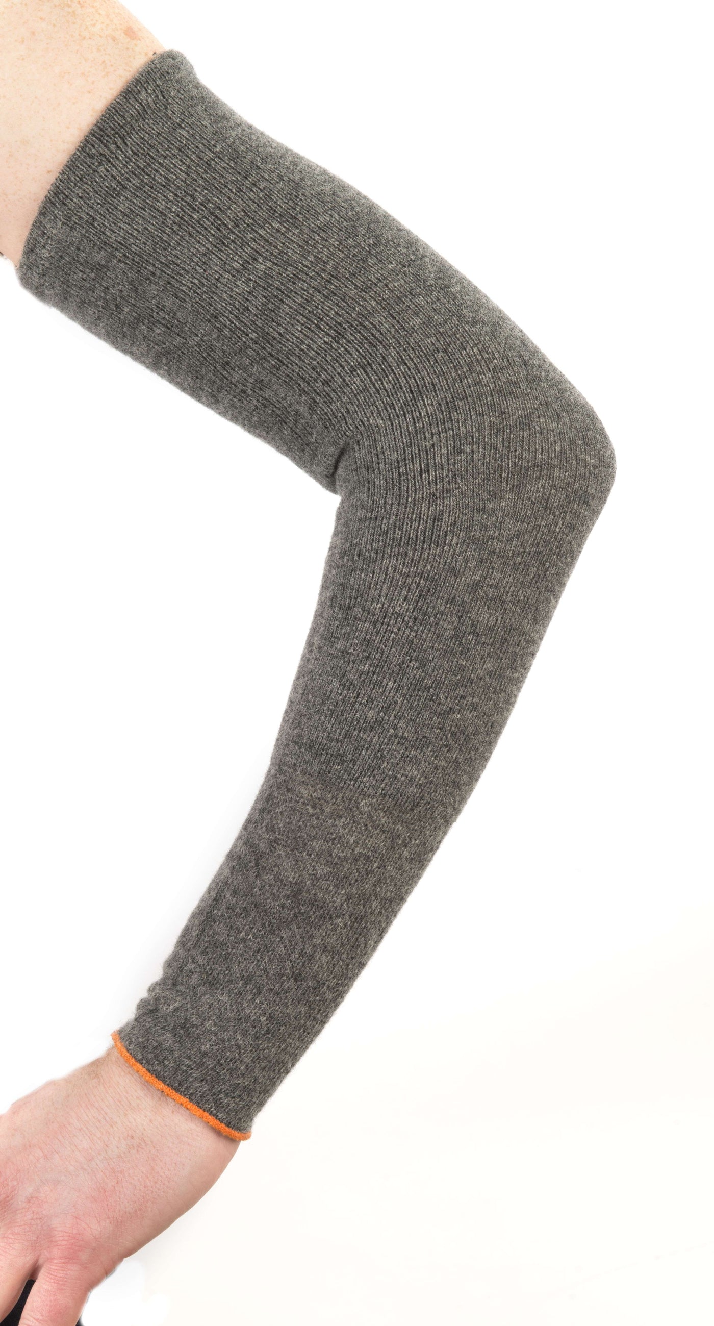 Elastic alpaca wool arm and or -leg support tubes in natural tones, crafted by Norsk Alpakka. Ultra-soft, lightweight, and warm