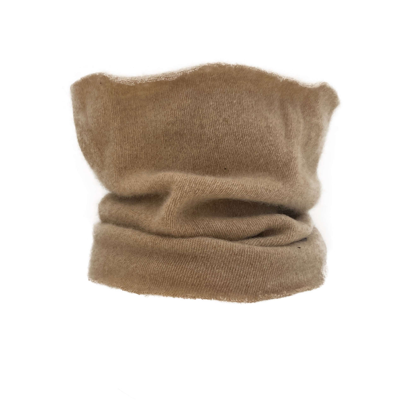 Luxurious baby alpaca snood offering warmth, breathability, and Scandinavian comfort. The perfect neck warmer for outdoor use and everyday wear.