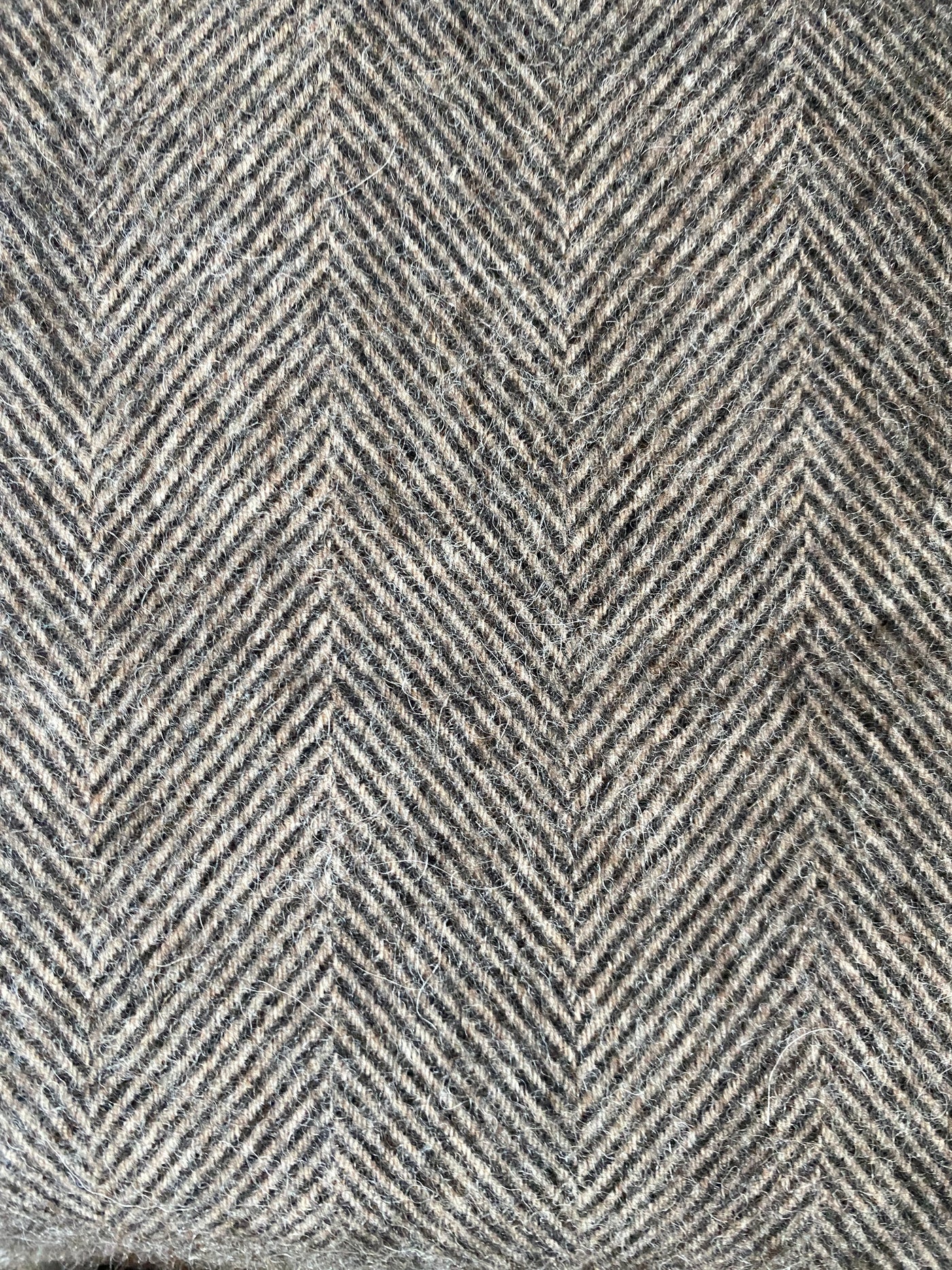 Thin alpaca baby blanket in natural colours, soft and lightweight, crafted by Norsk Alpakka.